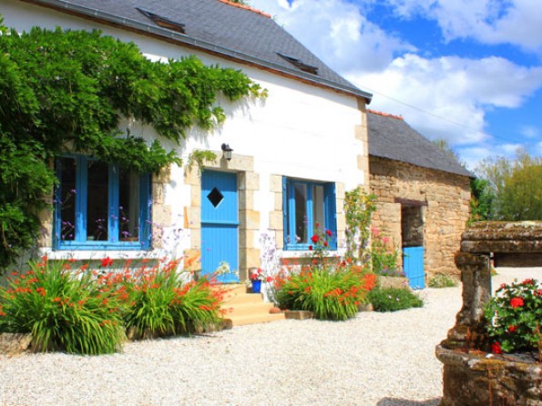 luxury-holiday-cottages-in-france-likely-ersk6auy